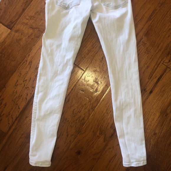 American Eagle distressed skinny jeans. - Picture 2 of 2